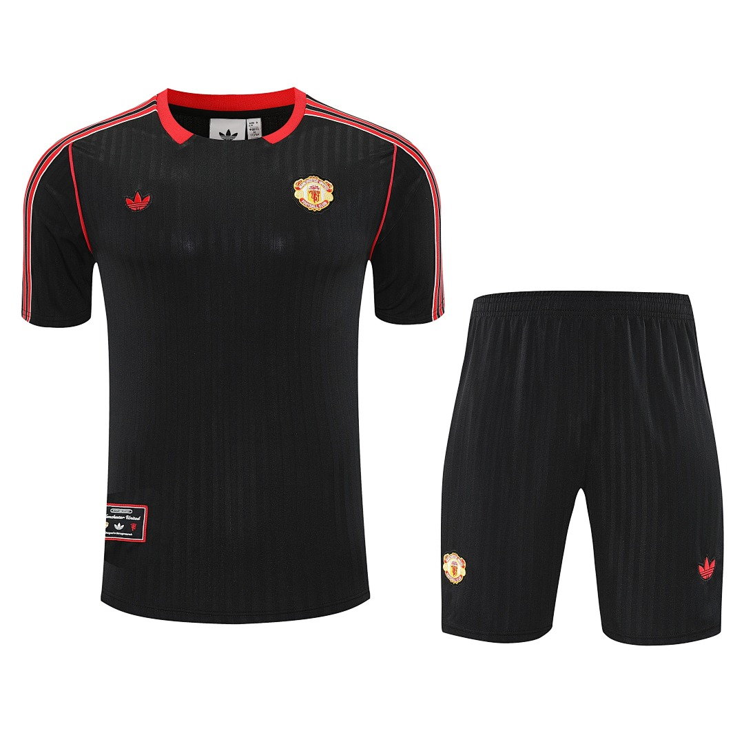 25/26 Manchester United Retro Short Sleeve Training Kit