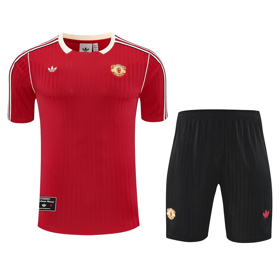 25/26 Manchester United Retro Short Sleeve Training Kit